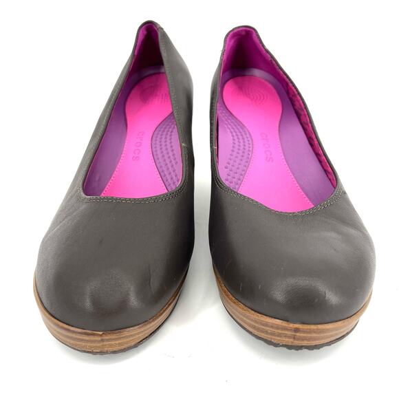 Crocs A-Leigh Closed Toe Leather Brown Wedge Pumps Women’s Size 10 Brown 14700 - Picture 3 of 9